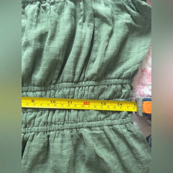 Green Ruffled Peasant Top - Picture 8 of 8